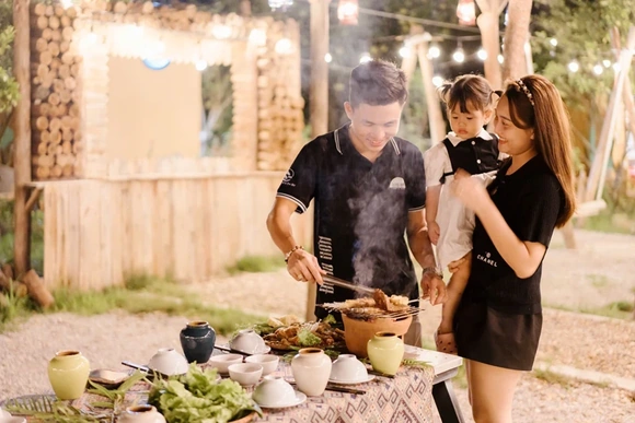 Những cách làm du lịch&nbsp;hiệu quả của lớp trẻ