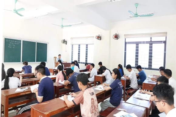 Kỳ thi tuyển sinh vào lớp 10 THPT năm học 2026-2027 diễn ra an toàn, nghiêm túc