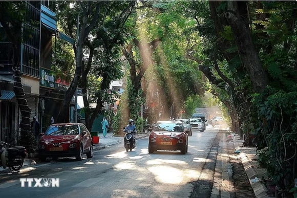 Thời tiết ngày 1/6: Bắc Bộ nắng nóng gay gắt, Nam Bộ và Tây Nguyên mưa dông