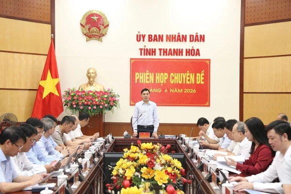 Thảo luận, cho ý kiến các tờ trình, nghị quyết thuộc lĩnh vực tài chính - ngân sách và một số nội dung quan trọng khác