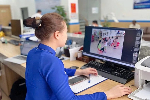 Chuyện cái camera:&nbsp;Khi yêu thương biến thành áp lực