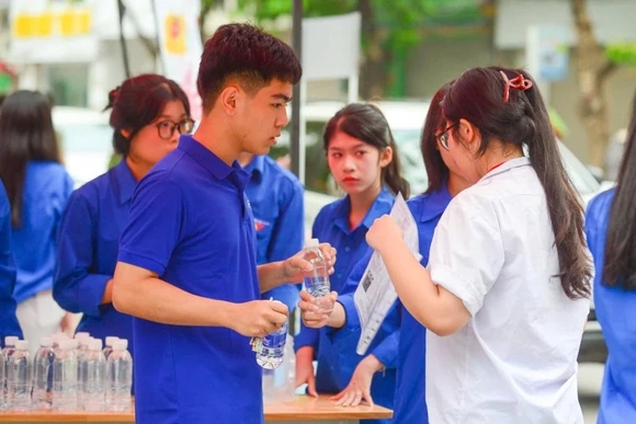 Thí sinh làm 2 bài thi cuối cùng kỳ thi tốt nghiệp THPT 2026