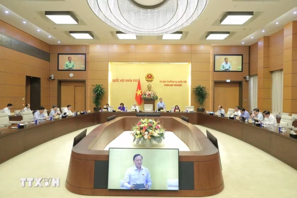 Ban hành các nghị quyết về điều chỉnh Chương trình lập pháp năm 2026