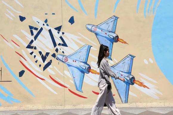 Israel và Iran tạm dừng tấn công sau loạt đòn trả đũa dữ dội