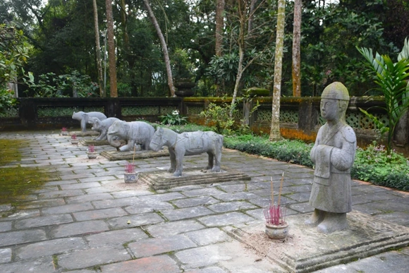 Vàng son lưu dấu...