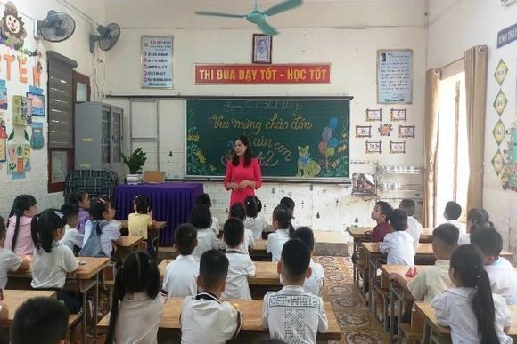 Bảo đảm quyền được đến trường của học sinh&nbsp;trên địa bàn phường Hạc Thành