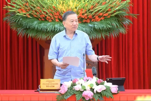 Chuyển mạnh từ “quản lý giáo dục” sang “quản trị phát triển giáo dục”