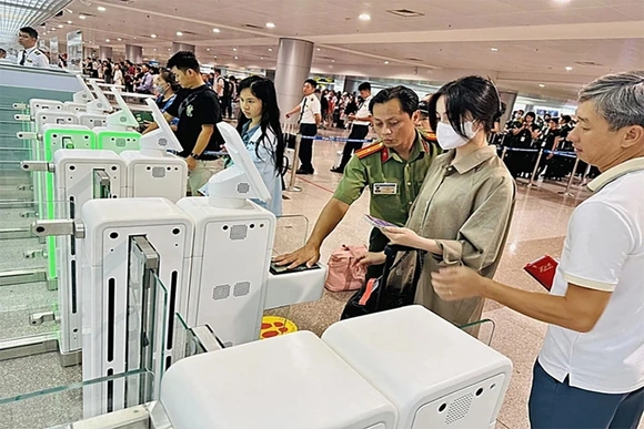 Tháo gỡ vướng mắc về tạm hoãn xuất cảnh do nợ thuế