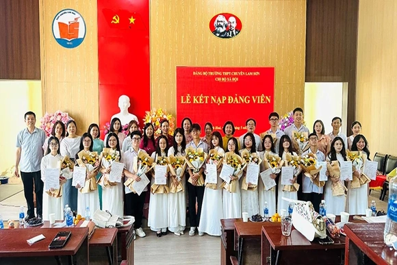 Phát triển đảng viên là học sinh ở Thanh Hóa - Giải pháp hiệu quả bảo vệ nền tảng tư tưởng của Đảng trong tình hình mới