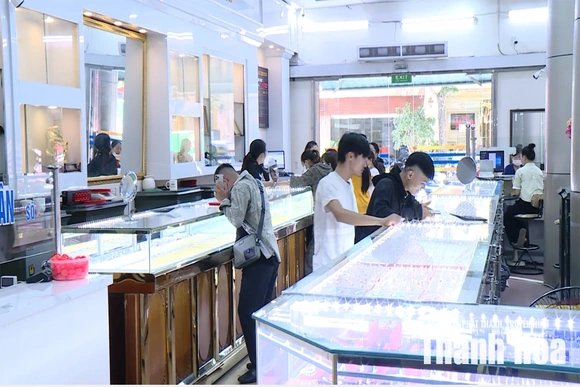Siết chặt quản lý thuế đối với&nbsp;hoạt động kinh doanh vàng