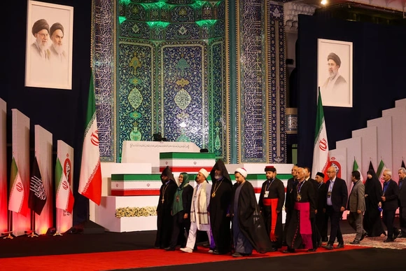 Iran tiến hành tang lễ Đại giáo chủ Ali Khamenei