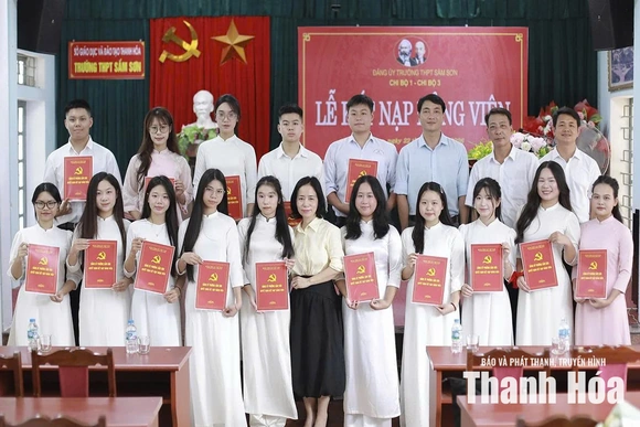 Ươm “mầm xanh” cho Đảng