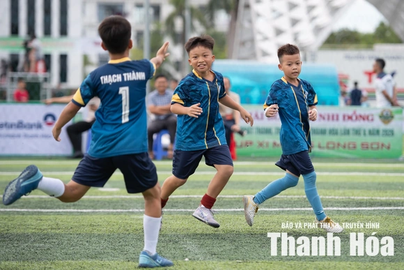 Lượt trận cuối bùng nổ cảm xúc, tìm ra 8 cái tên vào tứ kết U10