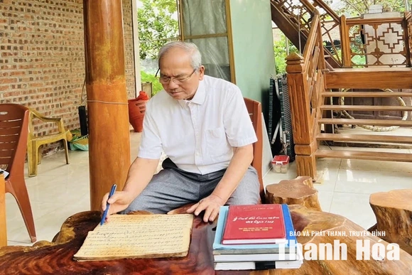 “Cây cao bóng cả”&nbsp;giữ hồn bản sắc