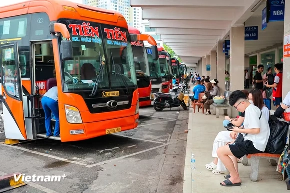 Báo động tình trạng thiếu hụt lái xe đầu kéo, xe chở khách trên 30 chỗ ngồi