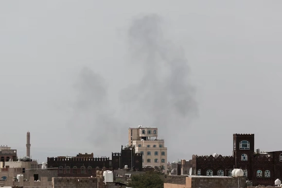 Houthi tấn công sân bay Saudi Arabia, nguy cơ tái bùng phát xung đột