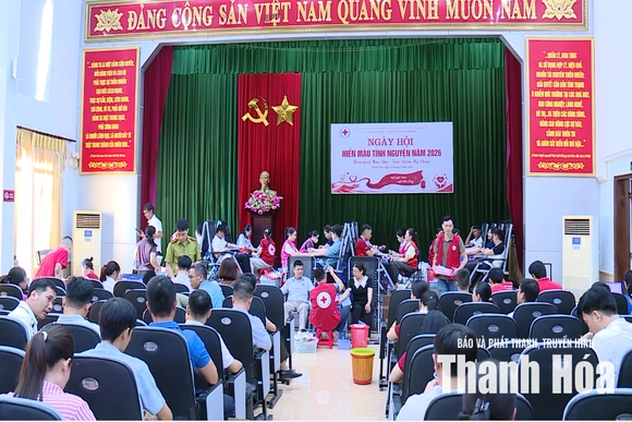 240 cán bộ, công chức, viên chức, người lao động Sở Nông nghiệp và Môi trường hiến máu tình nguyện
