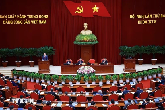 Thông cáo báo chí về ngày làm việc thứ hai Hội nghị Trung ương 3 khóa XIV
