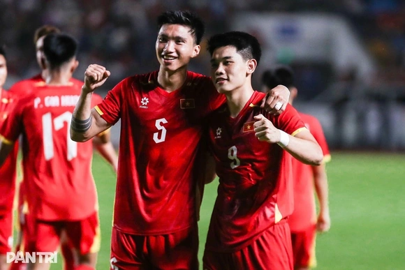 Tuyển Việt Nam hướng tới khởi đầu rực rỡ tại ASEAN Cup 2026;&nbsp;FIFA chính thức công bố kết quả điều tra World Cup 2026