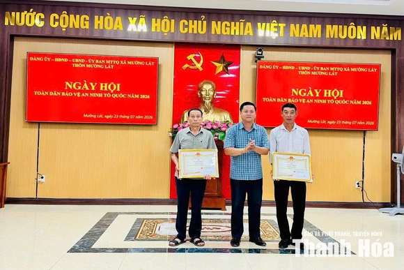 Nâng cao kiến thức pháp luật cho già làng,&nbsp;trưởng bản, người có uy tín ở khu vực biên giới