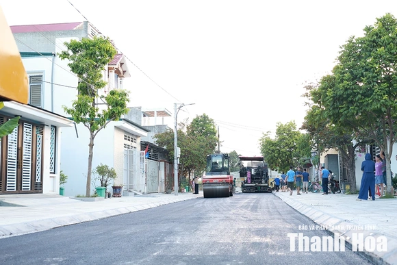 Đường quê khởi sắc từ lòng dân