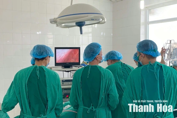 Bệnh viện Đa khoa Quan Sơn thực hiện thành công ca phẫu thuật nội soi đầu tiên điều trị chửa ngoài tử cung vỡ