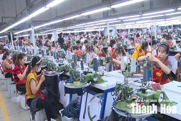 Ngành dệt may tăng tốc sản xuất,&nbsp;đón “sóng” đơn hàng cuối năm