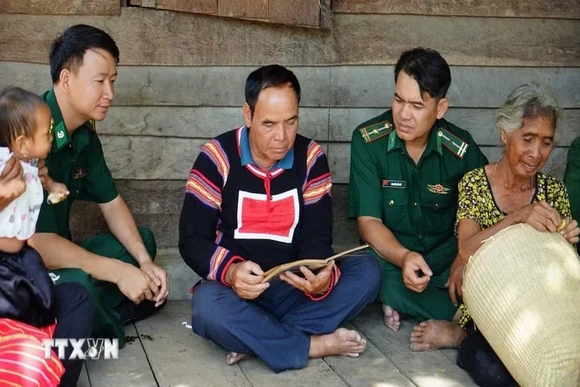 Chính sách cho người có uy tín trong vùng đồng bào dân tộc thiểu số