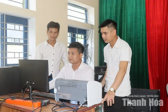 Những cử nhân làm cán bộ thôn