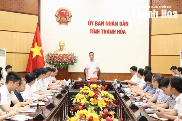 Chủ tịch UBND tỉnh Tô Anh Dũng làm việc với Văn phòng UBND tỉnh