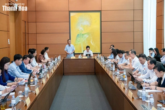 ĐBQH tỉnh Thanh Hóa đề xuất hoàn thiện các quy định về quốc phòng và phổ biến, giáo dục pháp luật