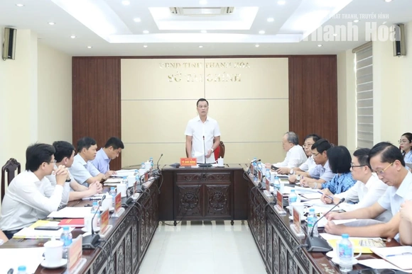 Chủ tịch UBND tỉnh Tô Anh Dũng làm việc với Sở Tài chính