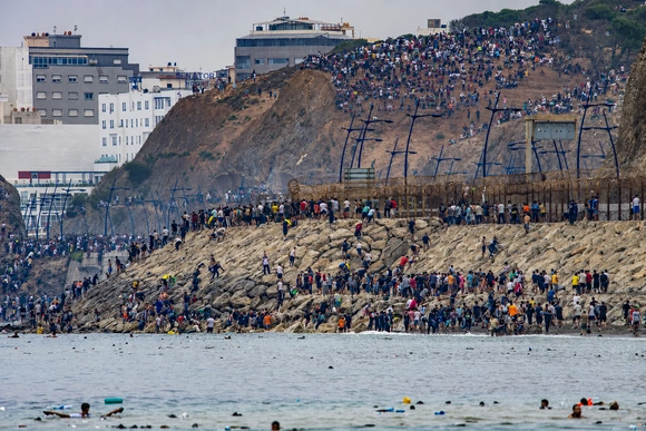 Lãnh đạo vùng Ceuta cảnh báo khủng hoảng di cư nghiêm trọng: Ít nhất 100 người thiệt mạng