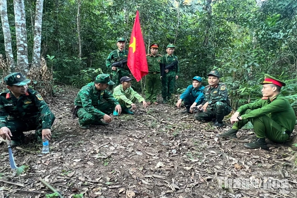 “Cuộc chiến” từ mốc 294 đến từng nếp nhà