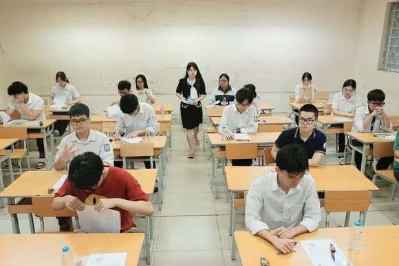 Chi tiết lịch thi lại của học sinh điểm thi THPT chuyên Tuyên Quang