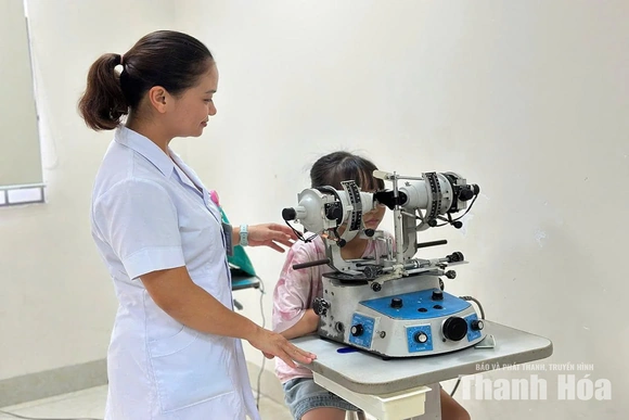 Bảo vệ đôi mắt cho trẻ