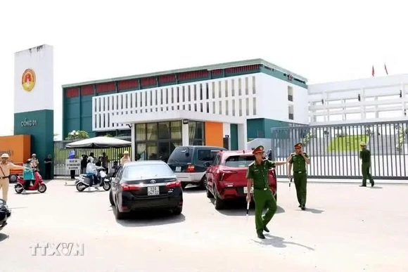 Kỳ thi lại tại điểm thi THPT chuyên Tuyên Quang diễn ra an toàn, nghiêm túc