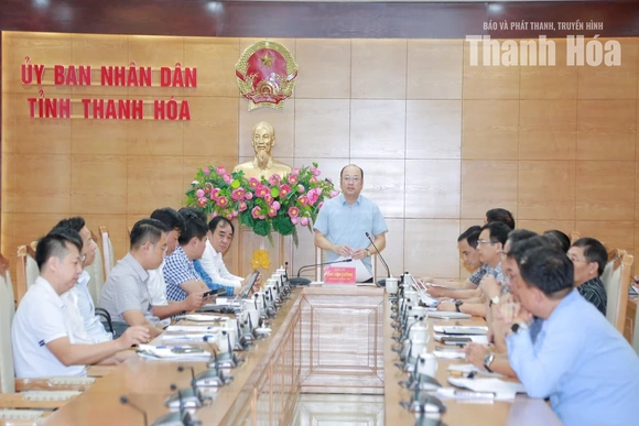 Hoàn thiện phương án thiết kế, công khai rộng rãi dự án kè biển Hải Tiến