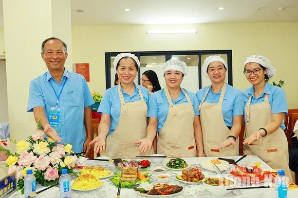 “Thủ lĩnh” công đoàn tận tâm, nhiệt huyết vì người lao động