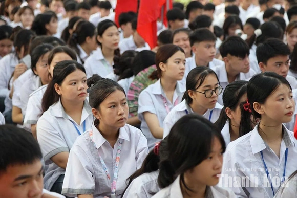 Đồng hành cùng học sinh&nbsp;phòng ngừa bạo lực học đường