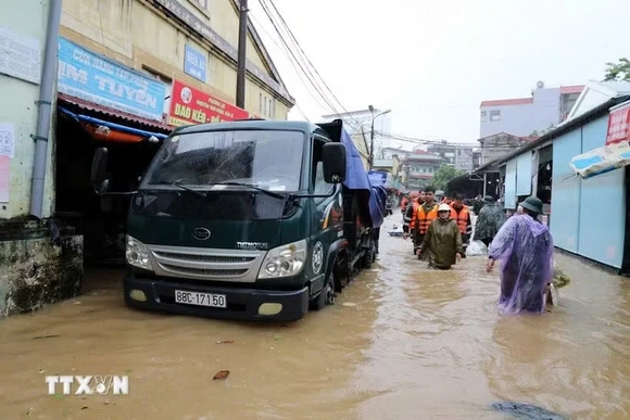 Bão số 4 suy yếu thành áp thấp nhiệt đới, Bắc Bộ và Thanh Hóa có mưa rào