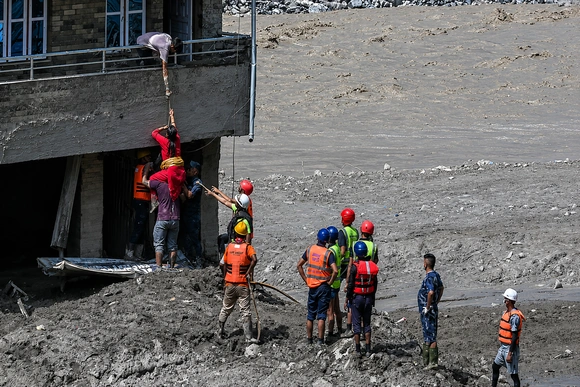 Nepal chạy đua với thời gian tìm kiếm người mất tích