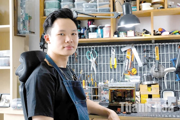 Chàng trai Gen Z và “Ký ức Việt Nam thu nhỏ”