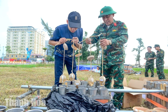Cận cảnh trận địa pháo hoa chào mừng Quốc khánh 2/9 tại Sầm Sơn