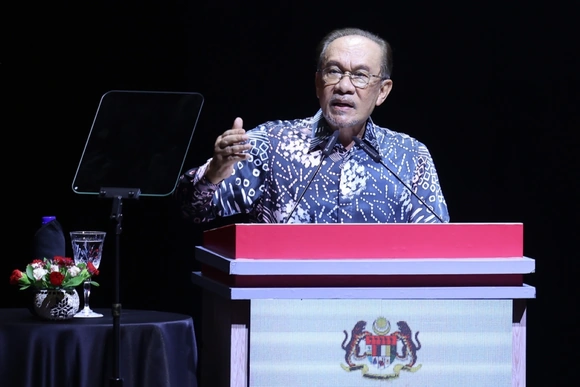 Thủ tướng Malaysia công bố 6 biện pháp cấp bách hạ nhiệt chi phí sinh hoạt cho người dân.