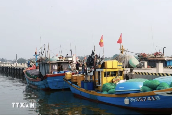 Yêu cầu kiểm soát tàu thuyền, an toàn giao thông ứng phó áp thấp nhiệt đới