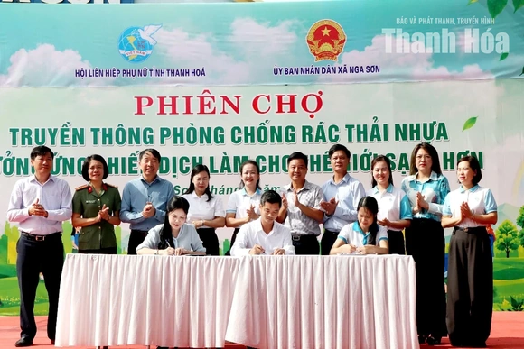 Phiên chợ truyền thông chống rác thải nhựa
