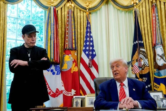 Ông Trump và tỷ phú Elon Musk tung hàng triệu USD hỗ trợ đảng Cộng hòa