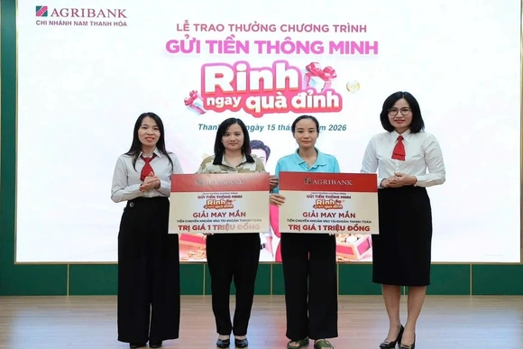 Agribank Chi nhánh Nam Thanh Hóa trao thưởng chương trình tiết kiệm dự thưởng
