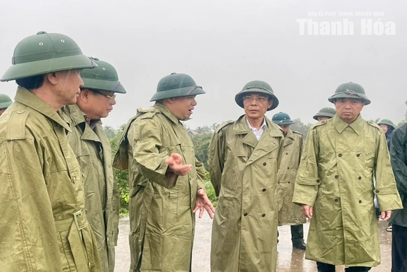 Phó Chủ tịch UBND tỉnh Đầu Thanh Tùng kiểm tra công tác ứng phó mưa lũ